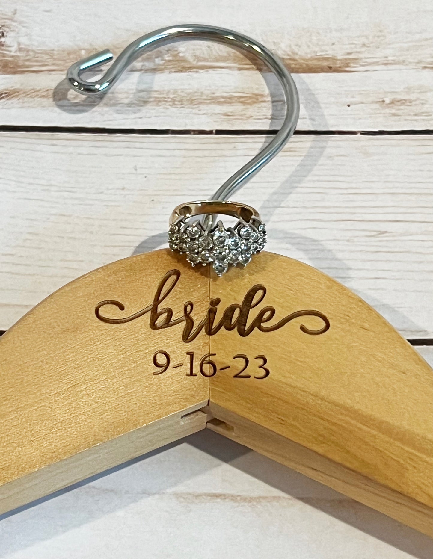 Bride hanger with date, Bride hanger for wedding dress, Custom bride hanger, Bride hanger personalized, Bridesmaid hangers, Bridal shower Active