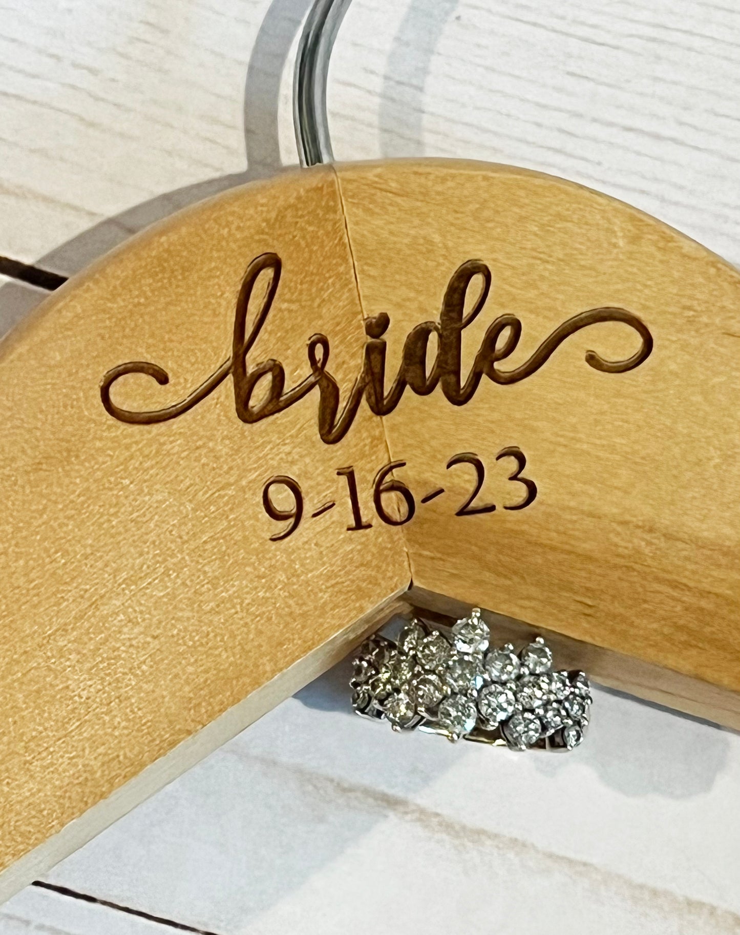 Bride hanger with date, Bride hanger for wedding dress, Custom bride hanger, Bride hanger personalized, Bridesmaid hangers, Bridal shower Active