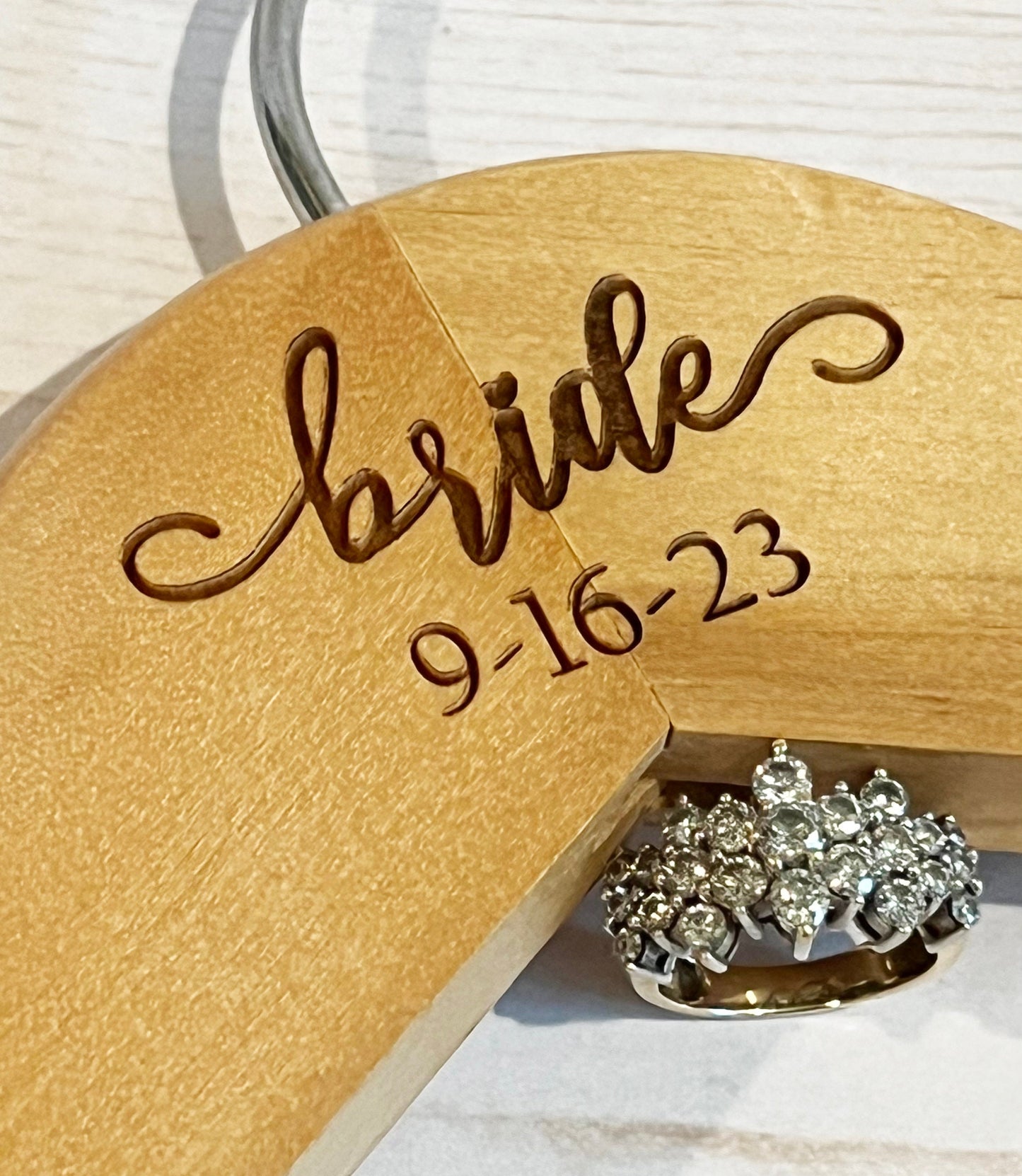 Bride hanger with date, Bride hanger for wedding dress, Custom bride hanger, Bride hanger personalized, Bridesmaid hangers, Bridal shower