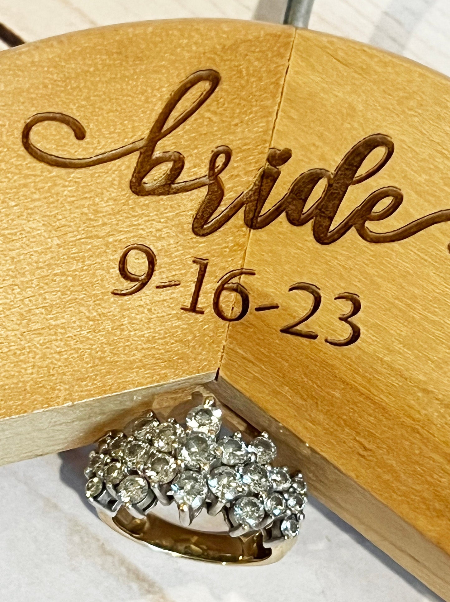 Bride hanger with date, Bride hanger for wedding dress, Custom bride hanger, Bride hanger personalized, Bridesmaid hangers, Bridal shower
