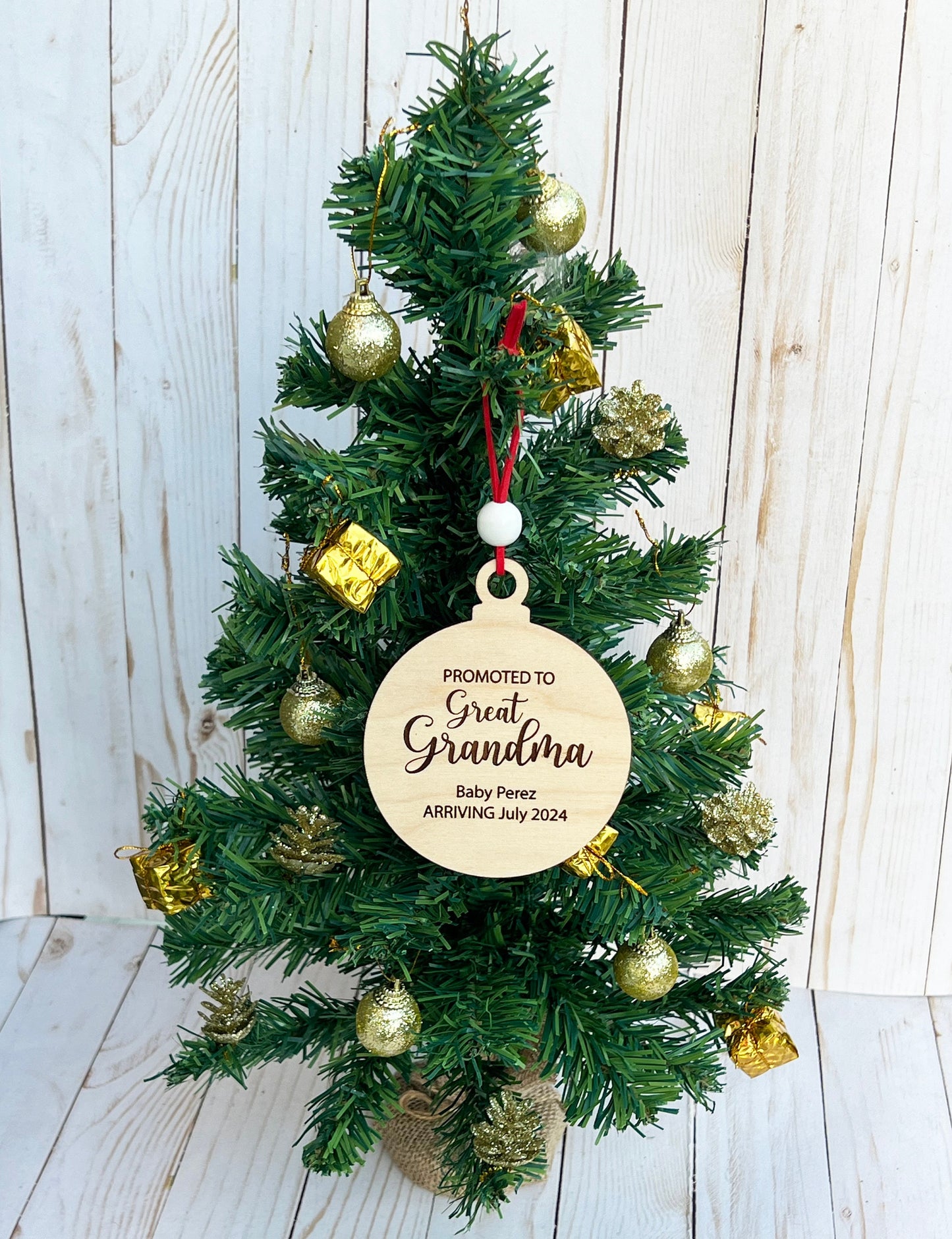Personalized Pregnancy Announcement Christmas Ornament: Promoted to Grandma